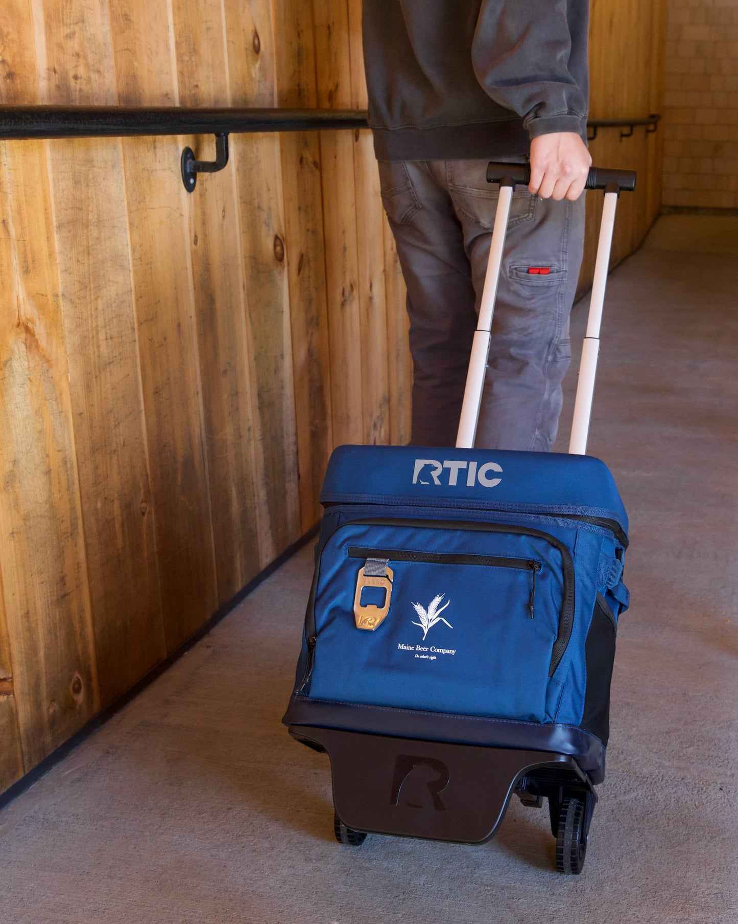 R-TIC Rolling Cooler Bag